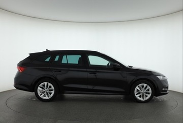 Skoda Octavia IV Kombi 2.0 TDI 150KM 2022 Skoda Octavia 2.0 TDI, Salon Polska, zdjęcie 5