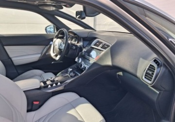 DS 5 Hatchback (Citroen) 2.0 HDi Hybrid4 200KM 2014 Citroen DS5 Bezwypadekserwisfull wersja4x4 2.0 Hybryda 200KM, zdjęcie 21