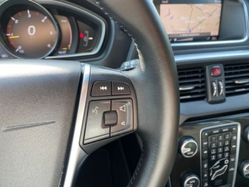 Volvo V40 II Hatchback Facelifting 2.0 D2 120KM 2017 Volvo V40 CROSS COUNTRY LEDY NAWIGACJA PARKTRONIC KLIMA PODGRZEWANE FOTELE, zdjęcie 15