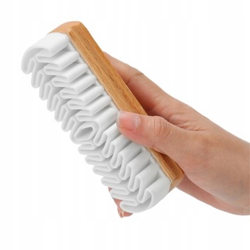 РЕЗИНОВАЯ ЩЕТКА ДЛЯ ЧИСТКИ ЗАМШИ И НУБУКА