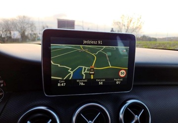 Mercedes Klasa A W176 Hatchback 5d Facelifting 180 122KM 2016 Mercedes-Benz Klasa A 1,6 Ben 122 km AMG 6 -biegow 1.6 Benzyna 122KM, zdjęcie 11