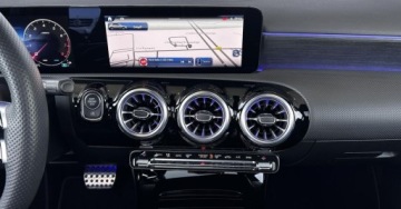 Mercedes Klasa A W177/V177 Hatchback Facelifting 2.0 220 190KM 2024 Mercedes-Benz Klasa A 4Matic AMG Line Multibeam AndroidAuto Pamiec foteli, zdjęcie 16