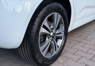 Kia Venga Mikrovan 1.4 DOHC CVVT 90KM 2015 Kia Venga 1.4 90KM Navi Panorama Kamera KEY Bezwypadkowy Dla wymagajacy, zdjęcie 11