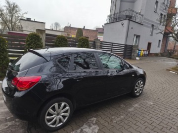 Opel Astra J Hatchback 5d 1.4 Turbo ECOTEC 140KM 2011 OPEL ASTRA J 1,4 140KM Stan BDB, zdjęcie 8