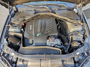 BMW Seria 3 E90-91-92-93 2011 BMW Seria 3 335i 2011 3.0l 3.0 Benzyna 300KM, zdjęcie 6