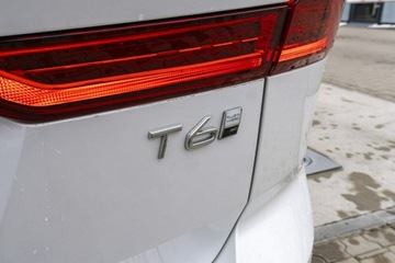 Volvo XC60 II Crossover Plug-In Facelifting 2.0 T6 350KM 2024 Volvo XC 60 YV1UZH4V0S1132937, zdjęcie 12