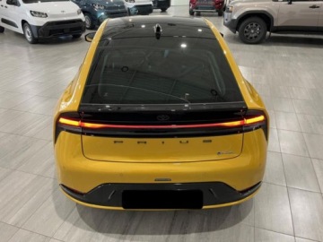 Toyota Prius V (XW60) 2.0  Hybrid Dynamic Force Plug-in 223KM 2026 Executive 2.0 Plug-in Hybrid 223KM | Podgrzewane fotele!, zdjęcie 4