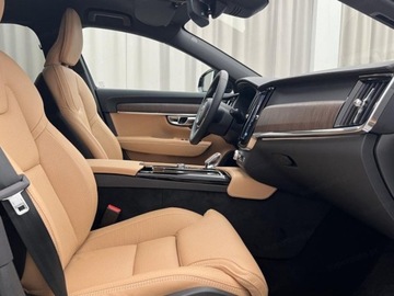 Volvo V90 II 2025 VOLVO V90 T6 AWD Plug-In Hybrid Plus Dark Combi 2.0 (398KM) 2025, zdjęcie 13