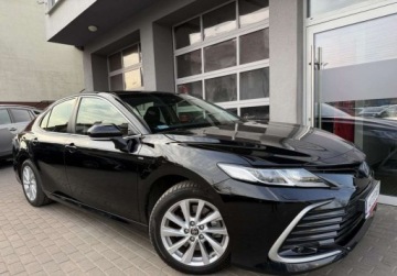 Toyota Camry IX Sedan 2.5 Hybrid Dynamic Force 218KM 2021 Toyota Camry salon Polska, FV-VAT 23, Gwarancja, 1 rej. 2022r. 2.5 Hybryda