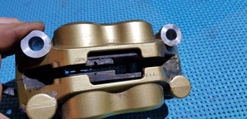 SYM MAXSYM 400 600 Суппорт переднего левого тормоза