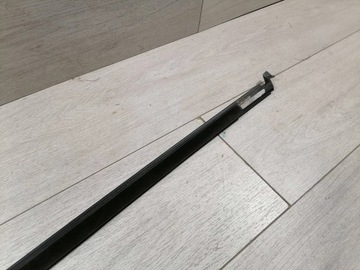 MACAN LIŠTA ZHRNUJÍCÍ PRAVÁ 95B839478