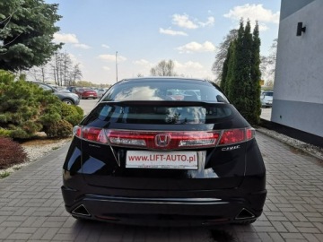 Honda Civic VIII Hatchback 3d 1.8 i-VTEC 140KM 2010 Honda Civic 1.8 I-VTEC 140KM Klimatronic Tempomat, zdjęcie 6