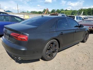 Audi A8 D4 S8 Facelifting 4.0 TFSI 520KM 2015 Audi S8 2015 Audi S8 4dr Sdn 4.0 Benzyna 520KM, zdjęcie 4