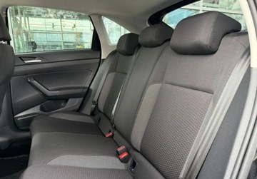 Volkswagen Taigo 1.0 TSI 110KM 2022 Volkswagen Taigo 1.0 TSI 110KM Life DSGGrzane FoteleSalonPLASOFV23, zdjęcie 12