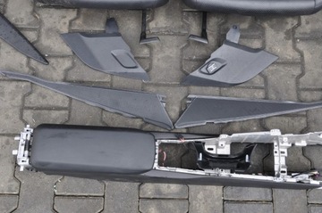 PORSCHE 718 CAYMAN 982 SEDADLA TUNEL BOKY KŮŽE 17R GB