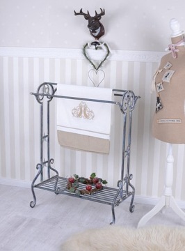 Металлическая вешалка для полотенец в винтажном стиле