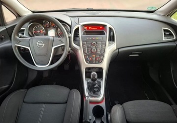 Opel Astra J 2010 Opel Astra Super stan 1.4 Benzyna 120KM, zdjęcie 9