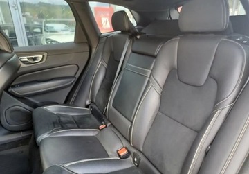Volvo XC60 II Crossover T4 190KM 2019 Volvo XC 60 Zakup Zdalny VOLVO XC60 2.0 Benz 190KM AT 2WD wersja R-Design, zdjęcie 11