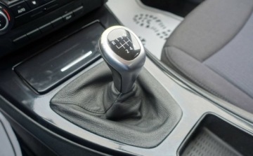 BMW Seria 3 E90-91-92-93 Touring E91 2.0 316d 115KM 2010 BMW Seria 3 316d 116KM LIFT Potwierdzony przebieg Zero korozji Klimatronik, zdjęcie 20