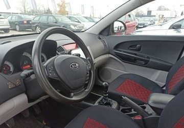 Kia Ceed I Hatchback 1.6 122KM 2007 Kia Ceed Kia Ceed 1.6 Benzyna 122KM, zdjęcie 5