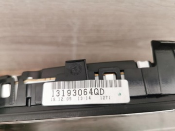 BUDÍKY PŘÍSTROJOVÁ DESKA 13193064QD OPEL SIGNUM FACELIFT 1.8 BENZÍN