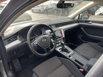 Volkswagen Passat B8 Variant 2.0 TDI BlueMotion SCR 150KM 2017 Volkswagen Passat Automat Czujniki parkowania, zdjęcie 5