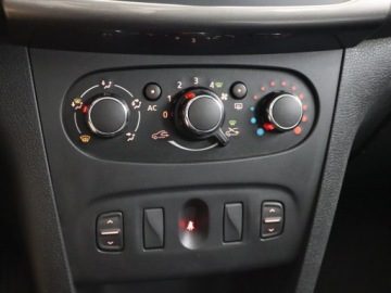 Dacia Logan II Sedan 1.2 16V 75KM 2013 Dacia Sandero 1.2 16V, Salon Polska, zdjęcie 15