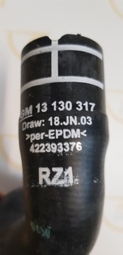 Оригинальный верхний патрубок радиатора Astra H, Zafira B 2.0 (OE13130317)