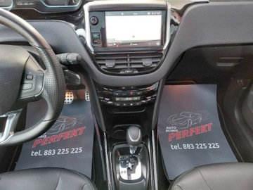 Peugeot 2008 I SUV Facelifting 1.2 PureTech 110KM 2018 Peugeot 2008 Automat Panorama Kamera Navi Sensor Alu 1.2 Benzyna 110KM, zdjęcie 21