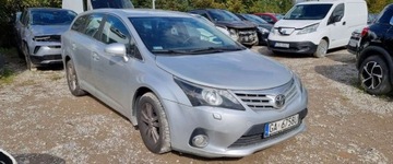 Toyota Avensis III 2014 Toyota Avensis 2014r, 2.0 D4D. Lekko przetarty lewy bok. Jezdzi. 2.0 142KM