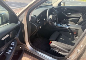 Mercedes GLC C253 SUV Facelifting 2.0 200d 163KM 2020 Mercedes-Benz GLC 2.0Cdi SALON PL 4-matic 40.000 km 2.0 Diesel 163KM, zdjęcie 3