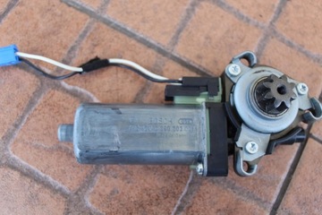 MOTOREK REGULACE SEDADLA LEVÝ PŘEDNÍ MERCEDES W203 0390203001