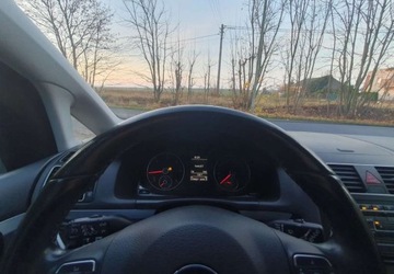 Volkswagen Touran II 1.6 TDI 105KM 2011 Volkswagen Touran Volkswagen Touran 1.6 TDI DPF BlueMot Comfortline 1.6, zdjęcie 13