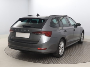 Skoda Octavia IV Kombi 2.0 TDI 115KM 2022 Skoda Octavia 2.0 TDI, Salon Polska, zdjęcie 4