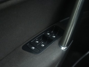 Volkswagen Golf VII Variant Facelifting 1.6 TDI-CR DPF BMT 115KM 2017 VW Golf 1.6 TDI, Klima, Klimatronic, Tempomat, zdjęcie 17