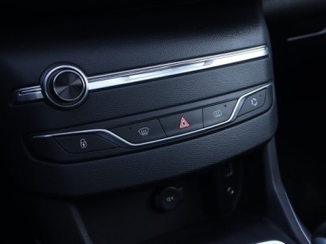 Peugeot 308 II Hatchback 5d 1.2 PureTech 130KM 2016 Peugeot 308 1.2 PureTech, Automat, Skóra, Navi, zdjęcie 16