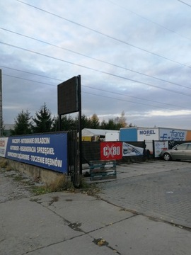 Светодиодный рекламный экран с рамкой, размеры 1,96 х 1,8 м.