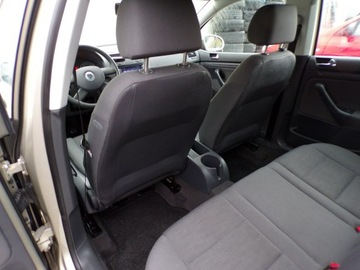 Volkswagen Golf V Hatchback 1.6 i 102KM 2005 Volkswagen Golf Klimtronic / 1.6 MPI / 102 KM / 5, zdjęcie 23