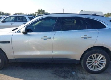 Jaguar F-Pace 2020 Jaguar F-Pace 2020, 2.0L, 4x4, PRESTIGE, po gradobiciu 2.0 Benzyna 296KM, zdjęcie 2