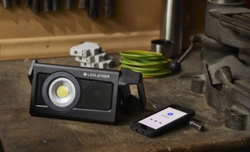 Кемпинговая лампа, садовый фонарик LEDLENSER iF4R Music с динамиком Bluetooth