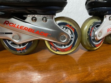 Размер Rollerblade Core XTV W. 40 рулонов диаметром 25,5 см