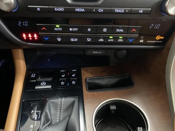 Lexus RX IV SUV Facelifting RX 450h 313KM 2022 Lexus RX 450h Omotenashi IV (2015-2020) Lexus RX 4, zdjęcie 17