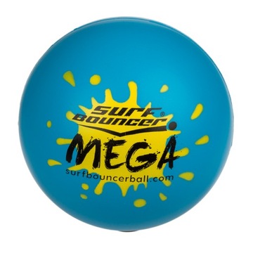 Мяч прыгает по воде