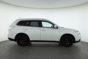 Mitsubishi Outlander III SUV Facelifting 2.2 DOHC DI-D 150KM 2014 Mitsubishi Outlander 2.2 DI-D, Salon Polska, 4X4, zdjęcie 5