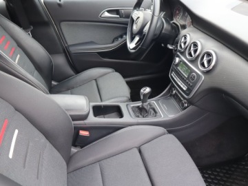 Mercedes Klasa A W176 Hatchback 5d Facelifting 180 122KM 2016 Mercedes A A 180, Salon Polska, 1. Właściciel, zdjęcie 8