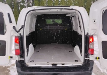 Opel Combo E Kombivan 1.5 Diesel 102KM 2019 Opel Combo 2019r, 1.5 Diesel. Delikatnie przetarty prawy bok. Jezdzi. 1.5, zdjęcie 8