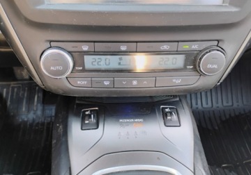 Toyota Avensis III Sedan Facelifting 2015 1.8 Valvematic 147KM 2017 Toyota Avensis 072018r, SALON POLSKA. 1.8 Benzyna. Uszkodzony tyl. Jezdzi n, zdjęcie 13