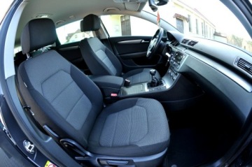 Volkswagen Passat B7 Variant 2.0 TDI CR DPF BlueMotion 140KM 2012 Volkswagen Passat 2.0Tdi 140KM Navi Klimatronik, zdjęcie 7