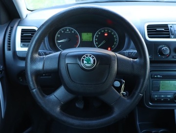 Skoda Fabia II Hatchback 1.2 i HTP 60KM 2009 Skoda Fabia 1.2, Klima, El. szyby, zdjęcie 15