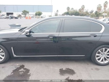 BMW Seria 7 G70 2022 BMW Seria 7 740 I 2022 3.0l 3.0 Benzyna 335KM, zdjęcie 2